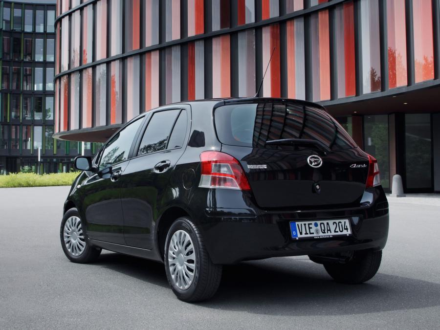  Daihatsu Charade 2011 года  (EU) (фото 12 из 16)